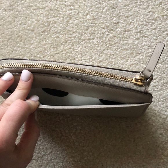 Authentic Kate Spade Wallet - Picture 3 of 6